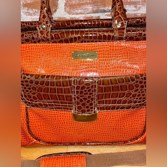 Beautiful Samantha Brown Dowel Weekender Croc Embossed Travel Carry On Bag Tote - Picture 8 of 8